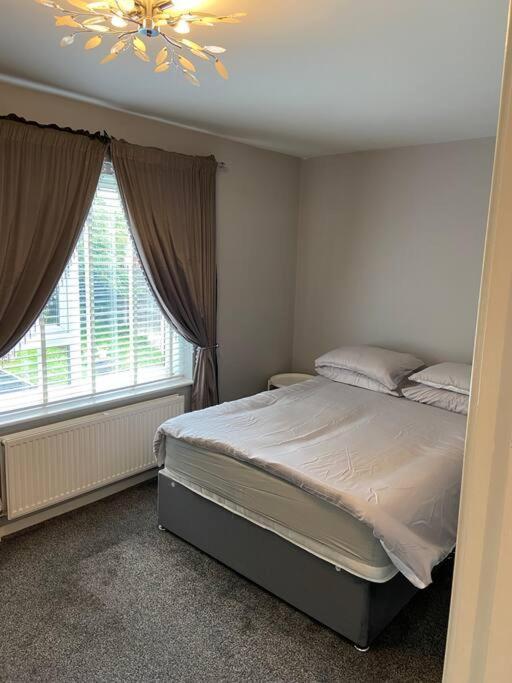 Garland Way 2 Bed House Sheffield Free Parking 5 Min From M1 Villa Mosborough Exterior photo